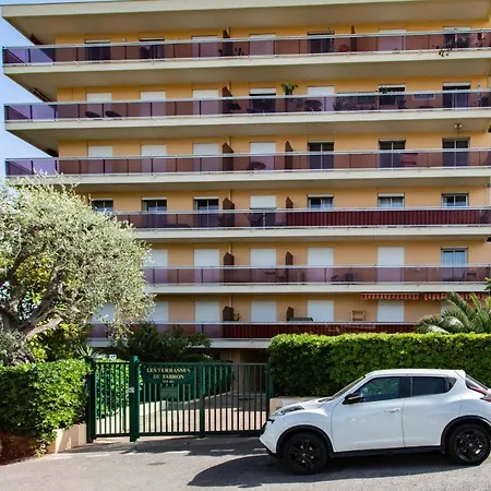 Appartement Joli Studio avec balcon et vu sur les montagnes proche de toutes commodités
